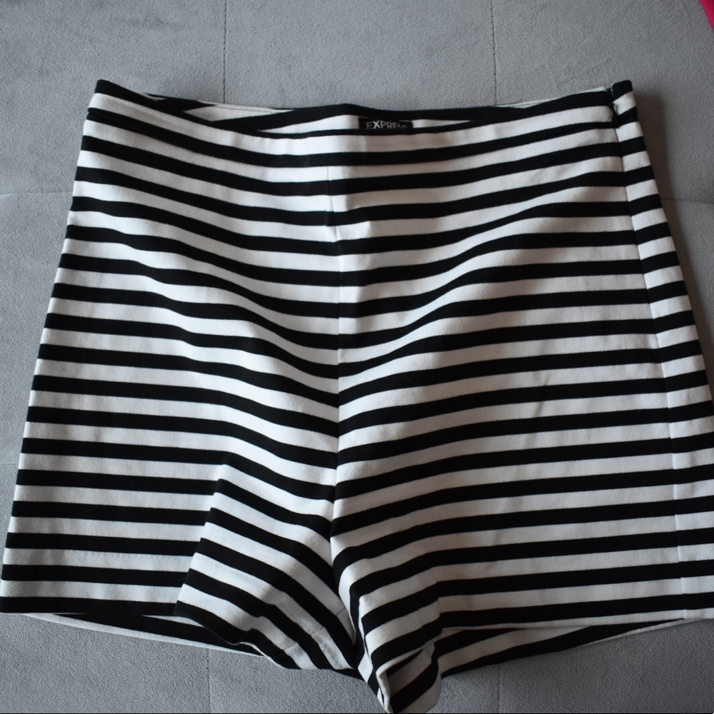 High Waist Black & White Stripe Short